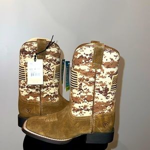 ARIAT kids patriot boots. Size 12.5 USA. Brand new. Never used.